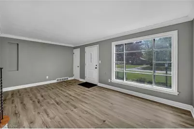 7198 Greenleaf Avenue, Parma, OH 44130 - Photo 6