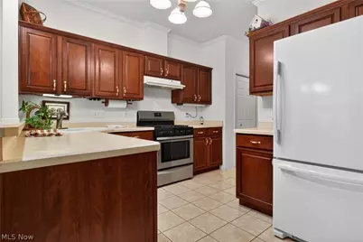 15 Hunters Woods Boulevard #B, Canfield, OH 44406 - Photo 16