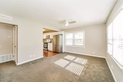 2910 Elmwood Street, Cuyahoga Falls, OH 44221 - Photo 4