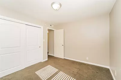 2910 Elmwood Street, Cuyahoga Falls, OH 44221 - Photo 10
