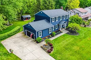 2087 Chimney Ridge Dr, Madison, OH 44057 - Photo 2