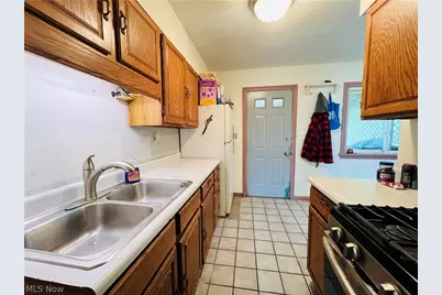 2135 Parkman Road NW, Warren, OH 44485 - Photo 4