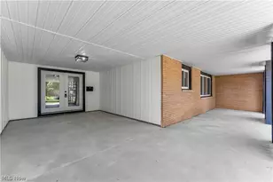 1982 Edenhall Dr, Lyndhurst, OH 44124 - Photo 8