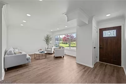 763 Som Center Road, Mayfield Village, OH 44143 - Photo 2