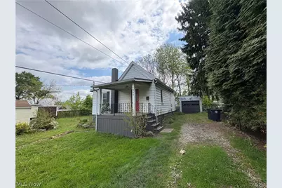 945 Davis Street, Akron, OH 44310 - Photo 2