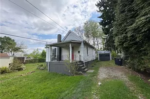 945 Davis St, Akron, OH 44310 - Photo 2
