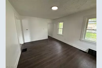 778 Ravenswood Street, Akron, OH 44306 - Photo 8