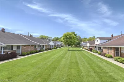 25345 Country Club Boulevard #12-11, North Olmsted, OH 44070 - Photo 4