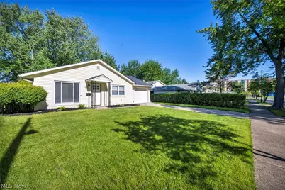 1074 E 168th Street, Loveland, OH 44110 - Photo 2
