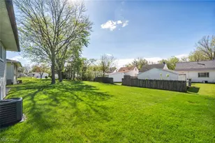15816 Mendota Ave, Maple Heights, OH 44137 - Photo 4