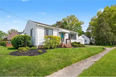 2697 8th Street, Cuyahoga Falls, OH 44221 - Photo 2