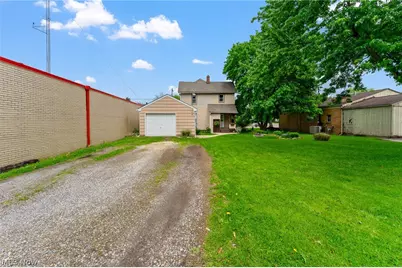 111 E Liberty Street, Girard, OH 44420 - Photo 20