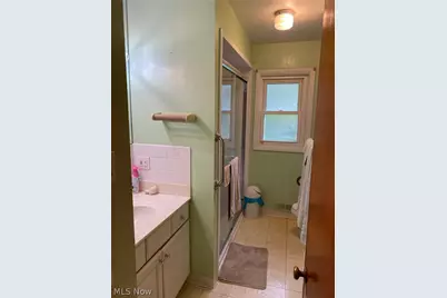 19601 Mayfair Lane, Warrensville Heights, OH 44128 - Photo 16