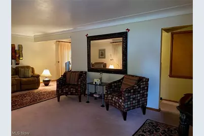 19601 Mayfair Lane, Warrensville Heights, OH 44128 - Photo 4