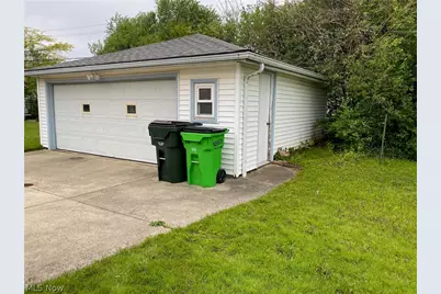 19601 Mayfair Lane, Warrensville Heights, OH 44128 - Photo 34