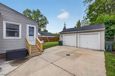 2258 E 290th Street, Wickliffe, OH 44092 - Photo 6