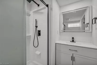 15424 Holland Road, Brook Park, OH 44142 - Photo 24