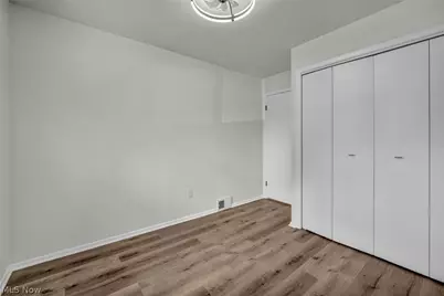 15424 Holland Road, Brook Park, OH 44142 - Photo 18