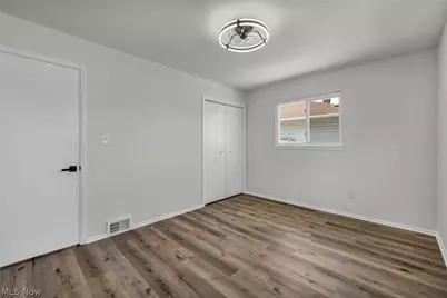 15424 Holland Road, Brook Park, OH 44142 - Photo 14