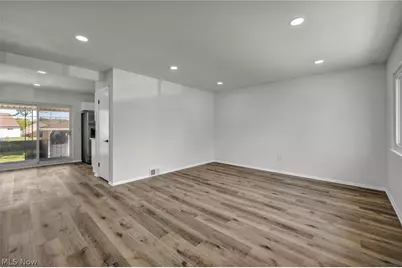 15424 Holland Road, Brook Park, OH 44142 - Photo 10