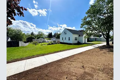 528 Maple Street SW, Sugarcreek, OH 44681 - Photo 16