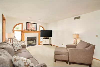581 Woodhaven Drive, Uniontown, OH 44685 - Photo 4