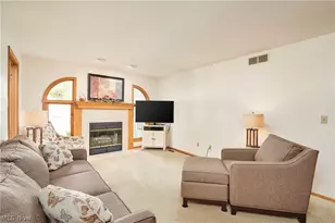 581 Woodhaven Dr, Uniontown, OH 44685 - Photo 4