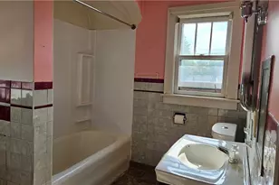 387 E York St, Akron, OH 44310 - Photo 12