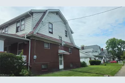 387 E York Street, Akron, OH 44310 - Photo 2