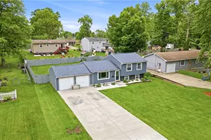 2219 Woodland Trace St, Austintown, OH 44515 - Photo 2