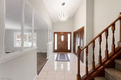 5565 Pin Oak Circle, Sheffield Village, OH 44054 - Photo 4