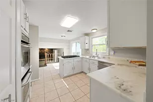 5565 Pin Oak Cir, Sheffield Village, OH 44054 - Photo 12