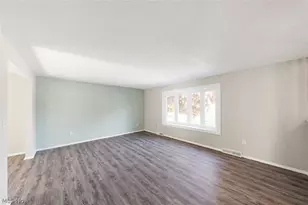 5565 Pin Oak Cir, Sheffield Village, OH 44054 - Photo 6