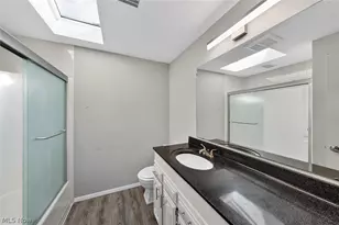 5565 Pin Oak Cir, Sheffield Village, OH 44054 - Photo 28