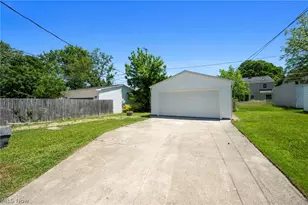 3659 Riedham Rd, Huber Heights, OH 44120 - Photo 36