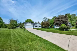3371 Pine Hollow Pl, Perry, OH 44081 - Photo 2
