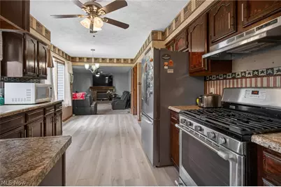 438 Hampton Drive, Elyria, OH 44035 - Photo 24