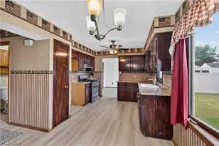 438 Hampton Dr, Elyria, OH 44035 - Photo 14