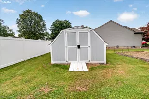 438 Hampton Dr, Elyria, OH 44035 - Photo 8