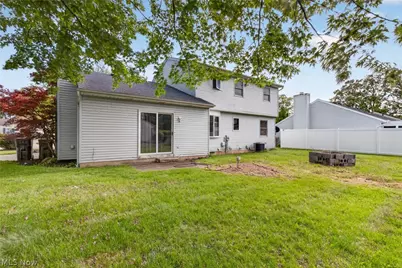 438 Hampton Drive, Elyria, OH 44035 - Photo 6