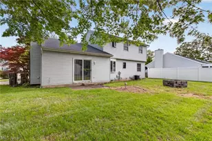 438 Hampton Dr, Elyria, OH 44035 - Photo 6