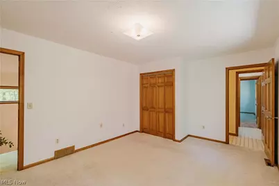 33475 Miles Road, Moreland Hills, OH 44022 - Photo 32