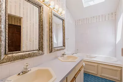 33475 Miles Road, Moreland Hills, OH 44022 - Photo 28