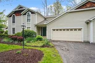 1344 Fox Run Ct, Youngstown, OH 44512 - Photo 2