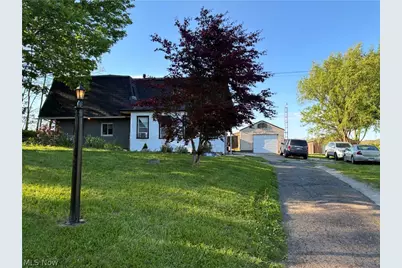 610 Orrville Street NW, Massillon, OH 44647 - Photo 1