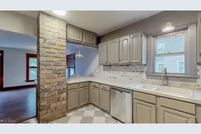 645 W Summit Street, Alliance, OH 44601 - Photo 8