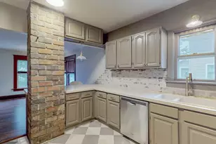 645 W Summit St, Alliance, OH 44601 - Photo 8