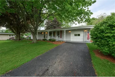 324 Lynn Circle NW, Canton, OH 44708 - Photo 2