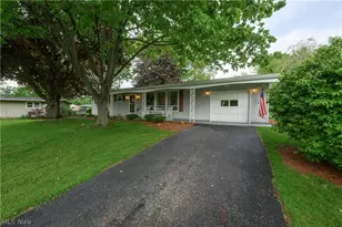 324 Lynn Cir NW, Canton, OH 44708 - Photo 2