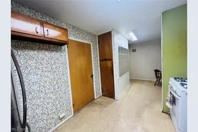 723 Trotter Lane, Berea, OH 44017 - Photo 10
